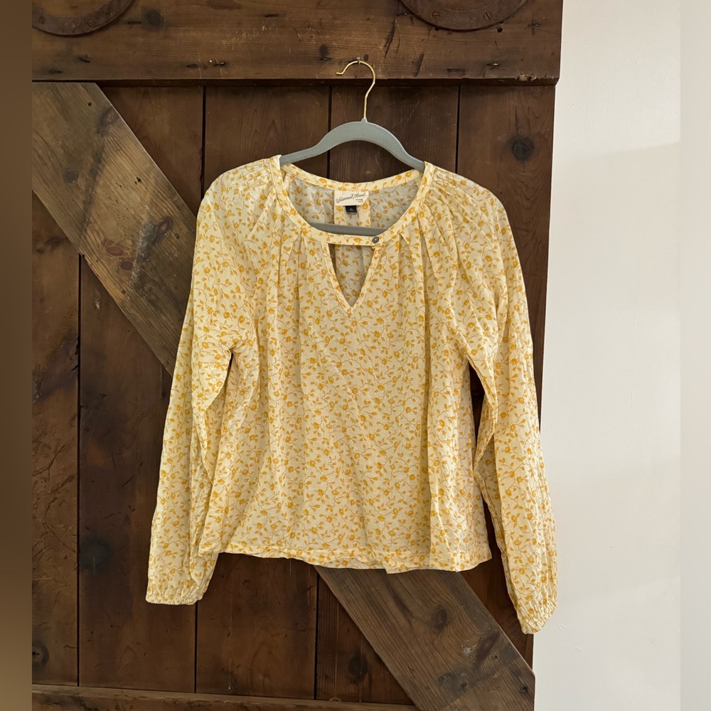 4/$12 Yellow ☀️ Blouse